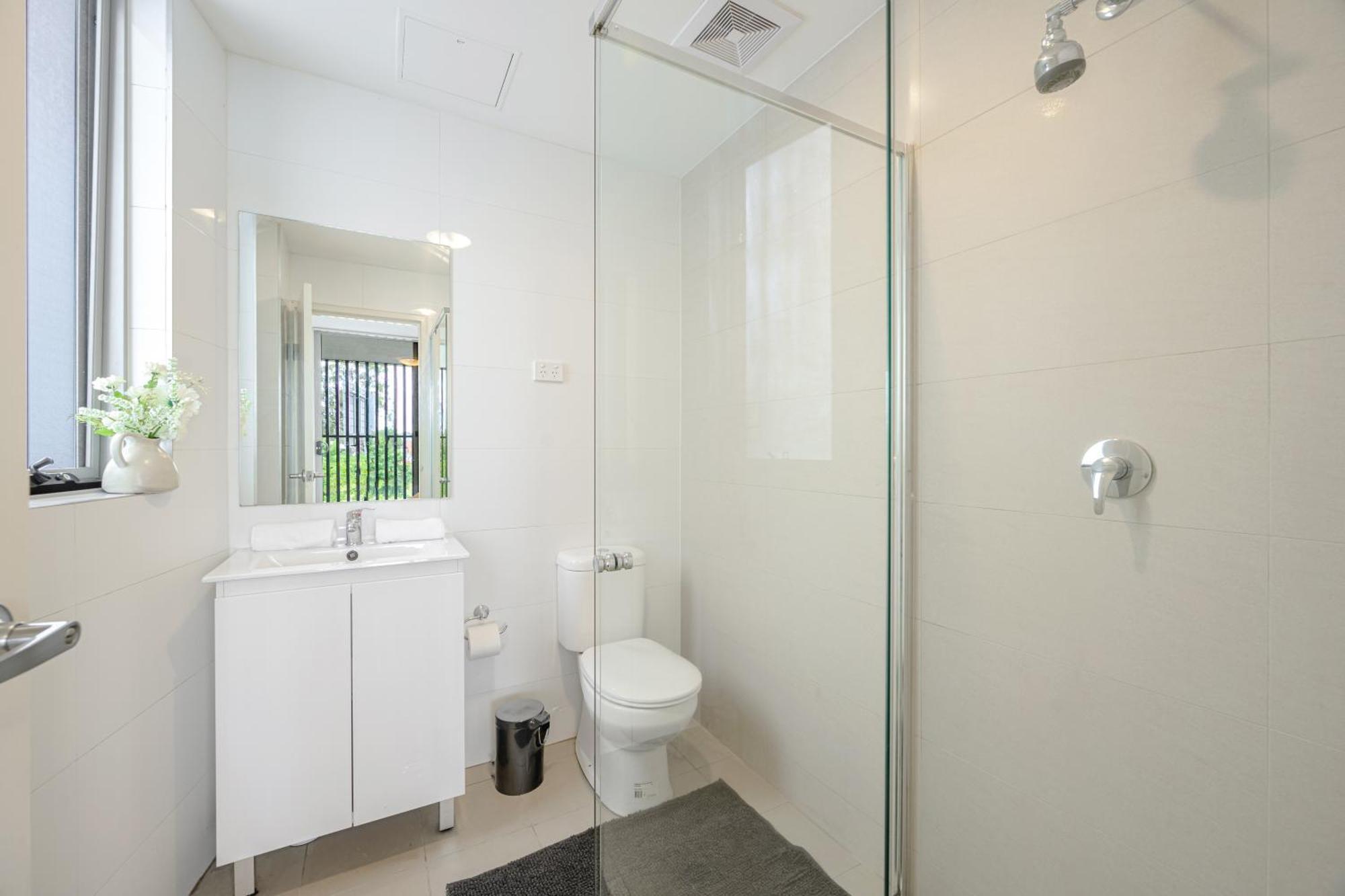 Liverpool Adorable 2Br Apt With Free Parking Уоруик Фарм Екстериор снимка